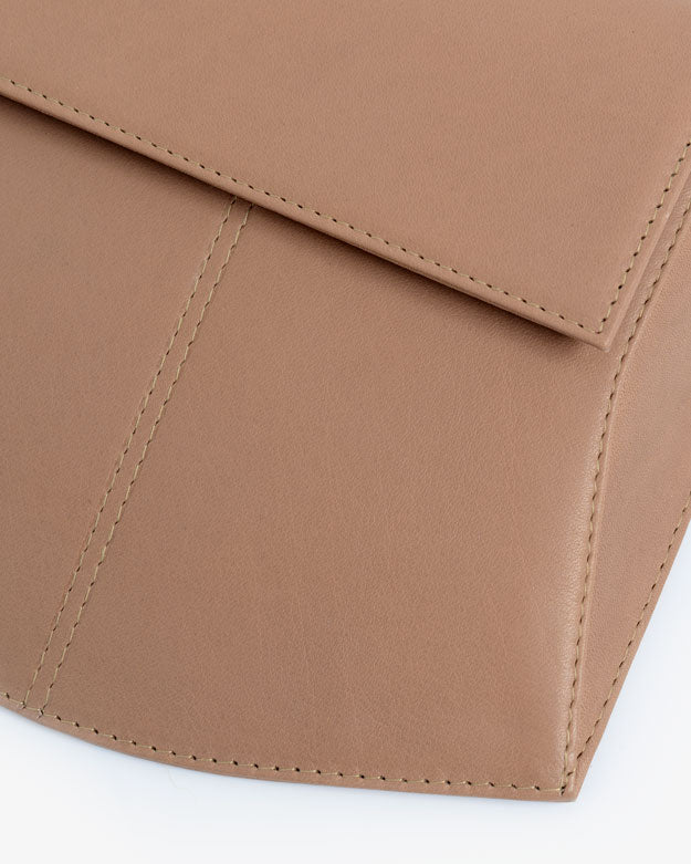 
                  
                    Cargar imagen en el visor de la galería, OLIVIA CAMEL
                  
                