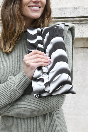 
                  
                    Cargar imagen en el visor de la galería, MARILYN CEBRA
                  
                